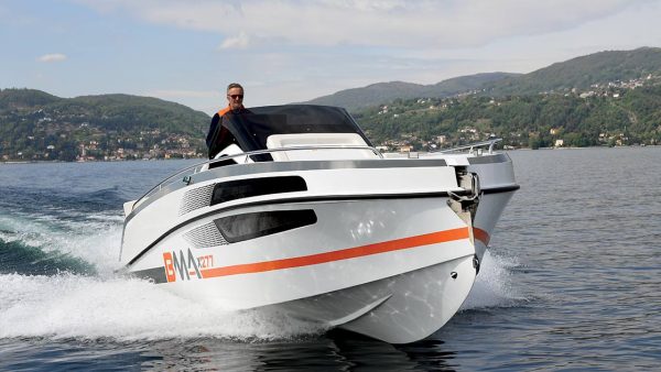Barca a motore cabinata 8 metri in vendita: BMA X277