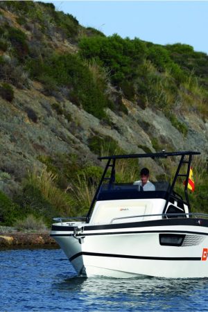 Barca a motore cabinata 8 metri in vendita:BMA X233