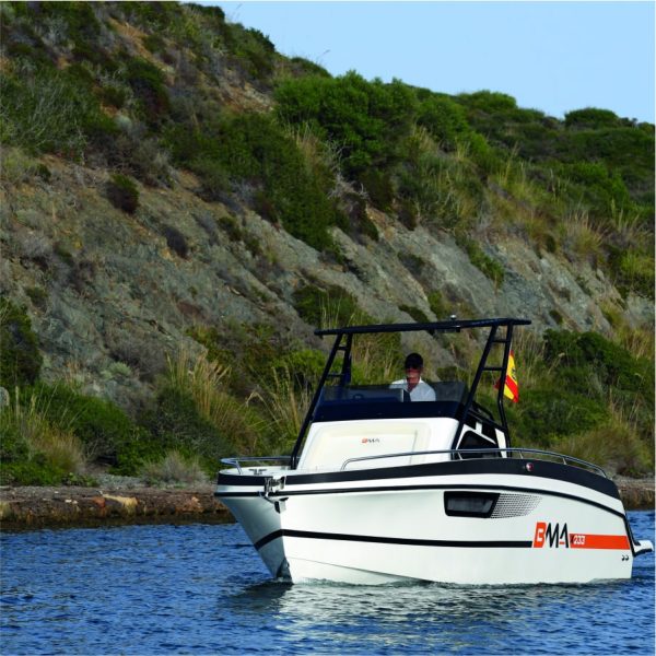 Barca a motore cabinata 8 metri in vendita:BMA X233